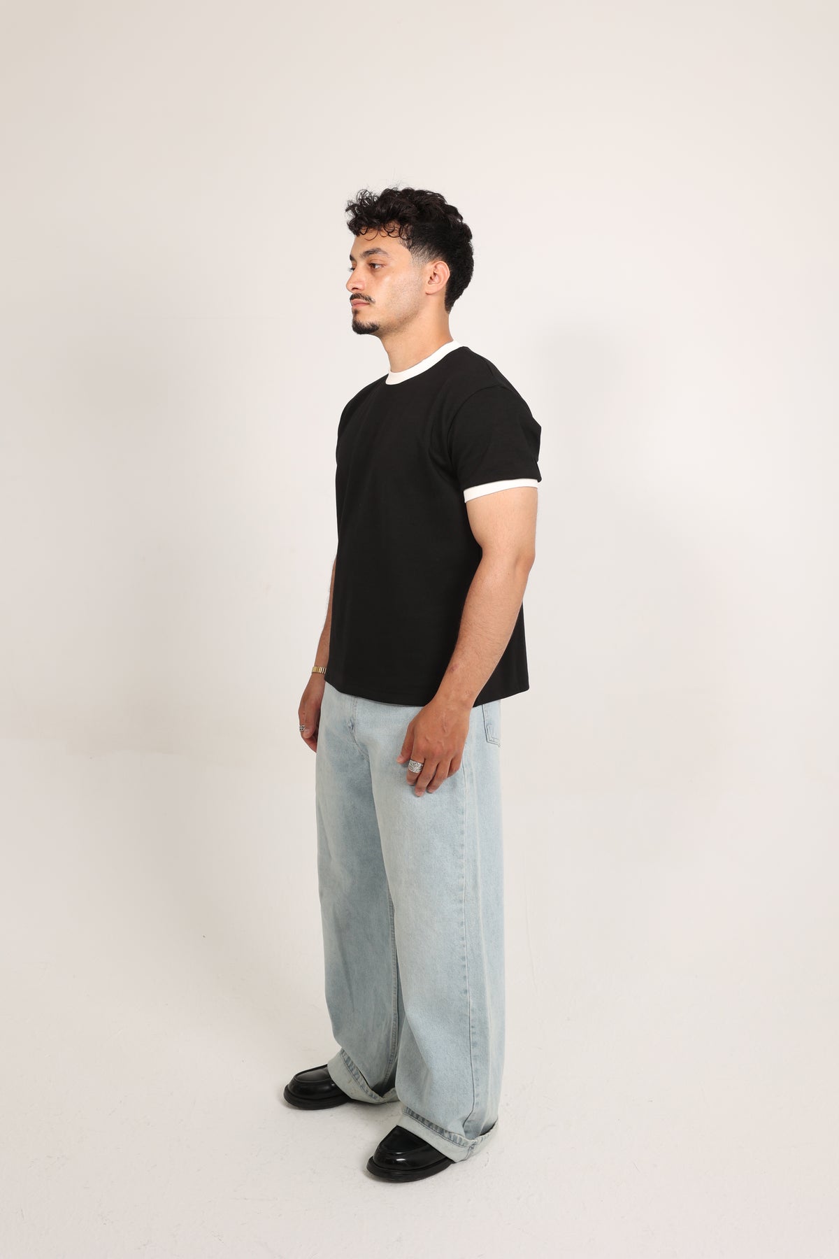 Ringer Tee black x White