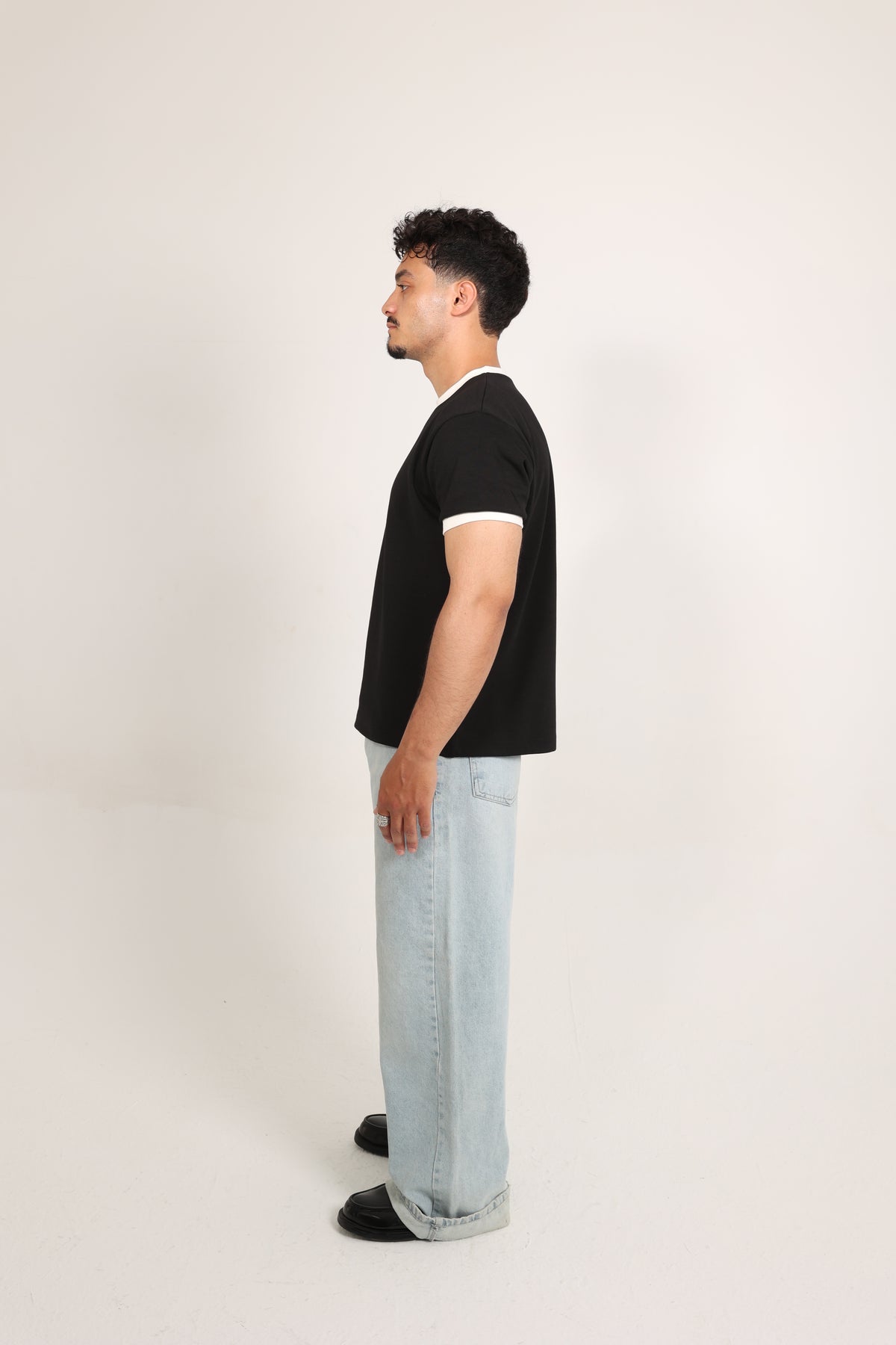Ringer Tee black x White