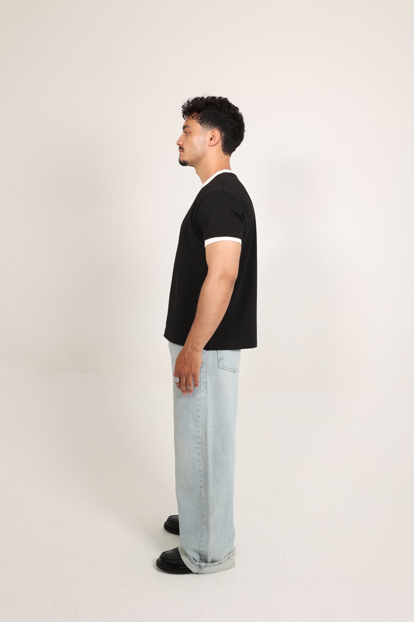 Ringer Tee black x White
